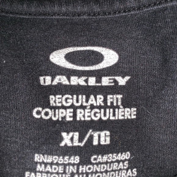 Oakley red/white/blue on black t-shirt grid lines - Picture 5 of 5